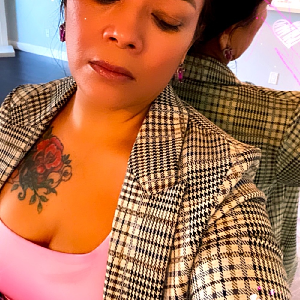 Meet your Posher, Monica